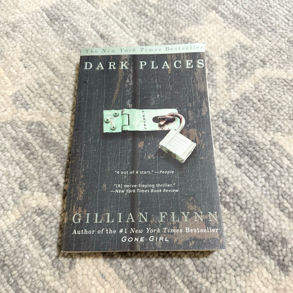 Dark Places by Gillian Flynn Paperback Book